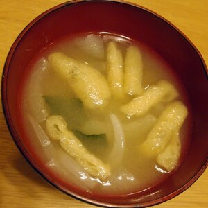 玉ねぎと油揚げの味噌汁